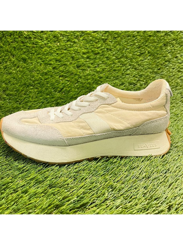Seavees Acorn Trainer Womens Size 7.5 Beige Gray Athletic Running Shoes Sneakers — image 3 of 8
